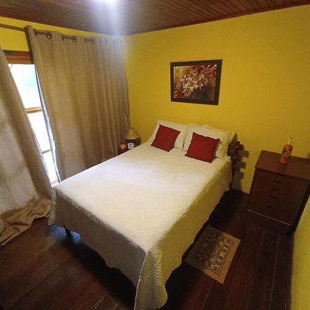 Sitio Recanto Da Paz Chales - Casa E Chale Para Temporada Sao Pedro da Serra  Phòng bức ảnh